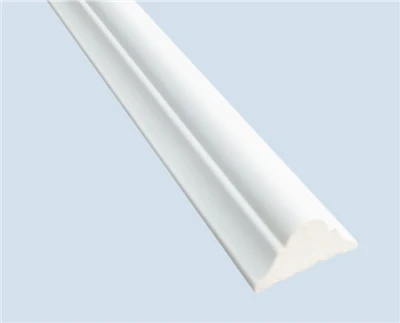 Eenvoudige witte PS-residentiële plint